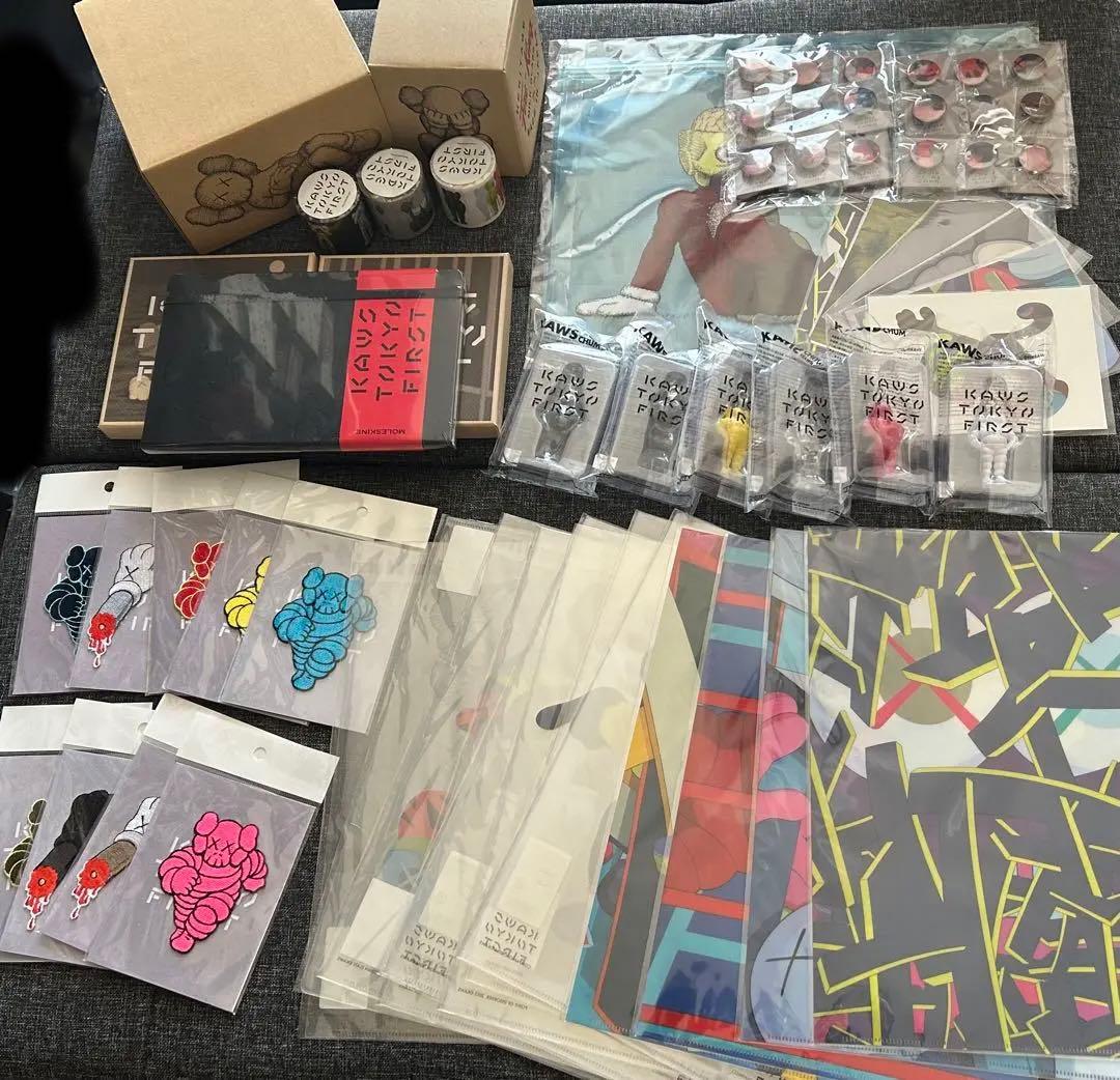 kaws tokyo first グッズ 記念品セット