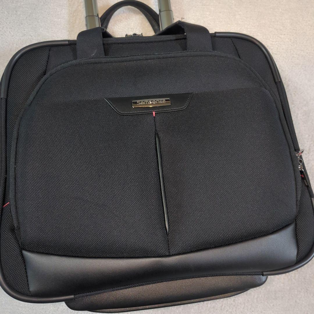 美品　Samsonite　ブラック キャリーケース 伸縮ハンドル付き
