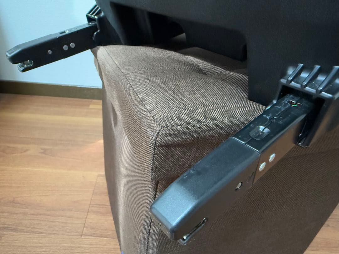 【極美品】エールベベ・クルット5 Oui デニムブルー　ウィ ISOFIX