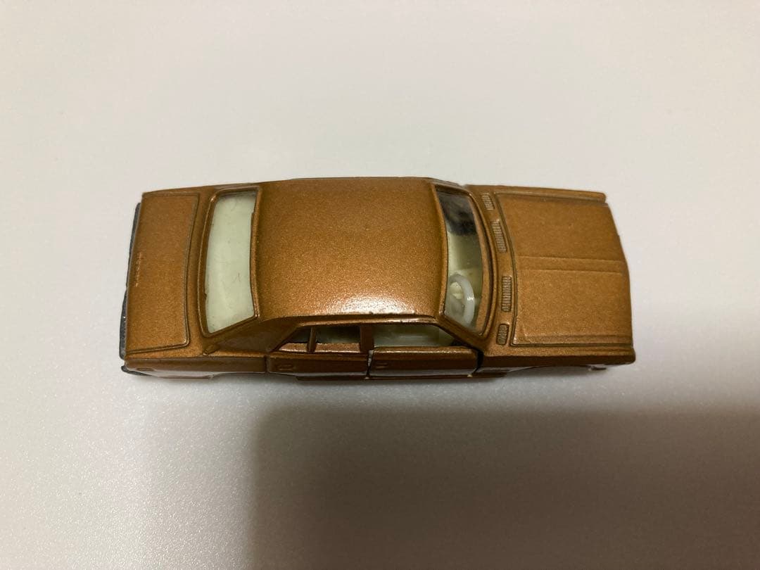 トミカ　No.33 香港製　ニッサン　セドリック