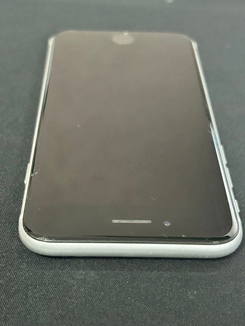 m*i様 訳あり格安スタート!SIMフリーApple iPhoneSE2 64G