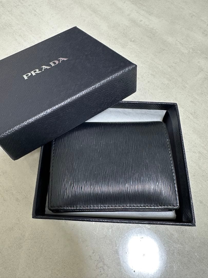 PRADA 二つ折り財布 ブラック/レッド