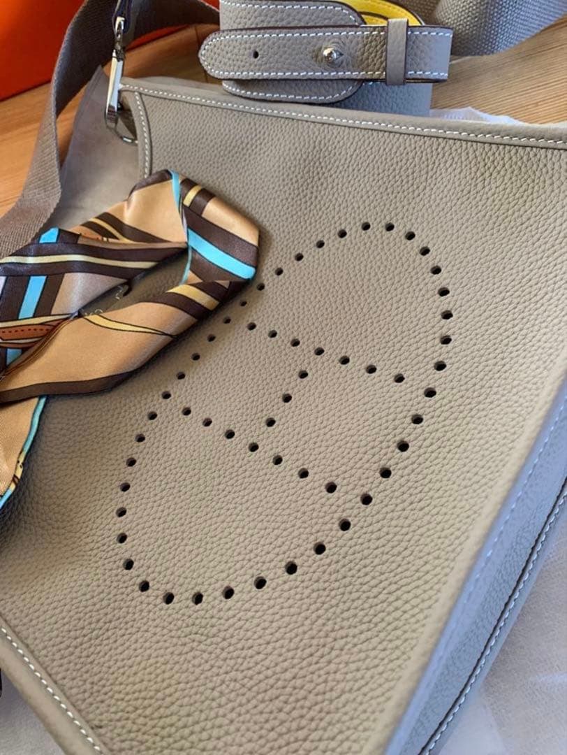 Hロゴ Hパンチング ショルダーバッグ ショルダー2本付き 最高級革