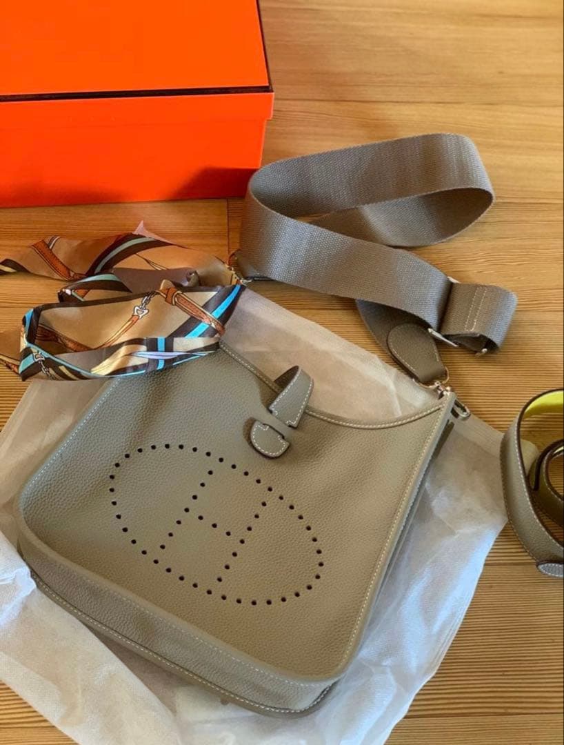 Hロゴ Hパンチング ショルダーバッグ ショルダー2本付き 最高級革