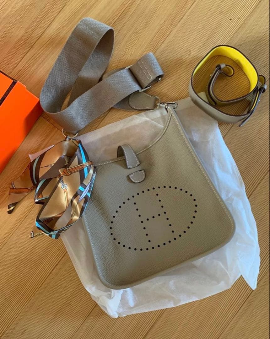Hロゴ Hパンチング ショルダーバッグ ショルダー2本付き 最高級革
