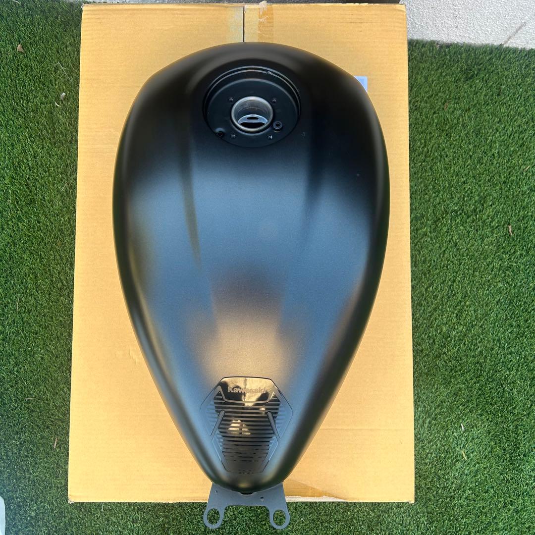 カワサキ　新型エリミネーターマットブラック　タンク・パッド付