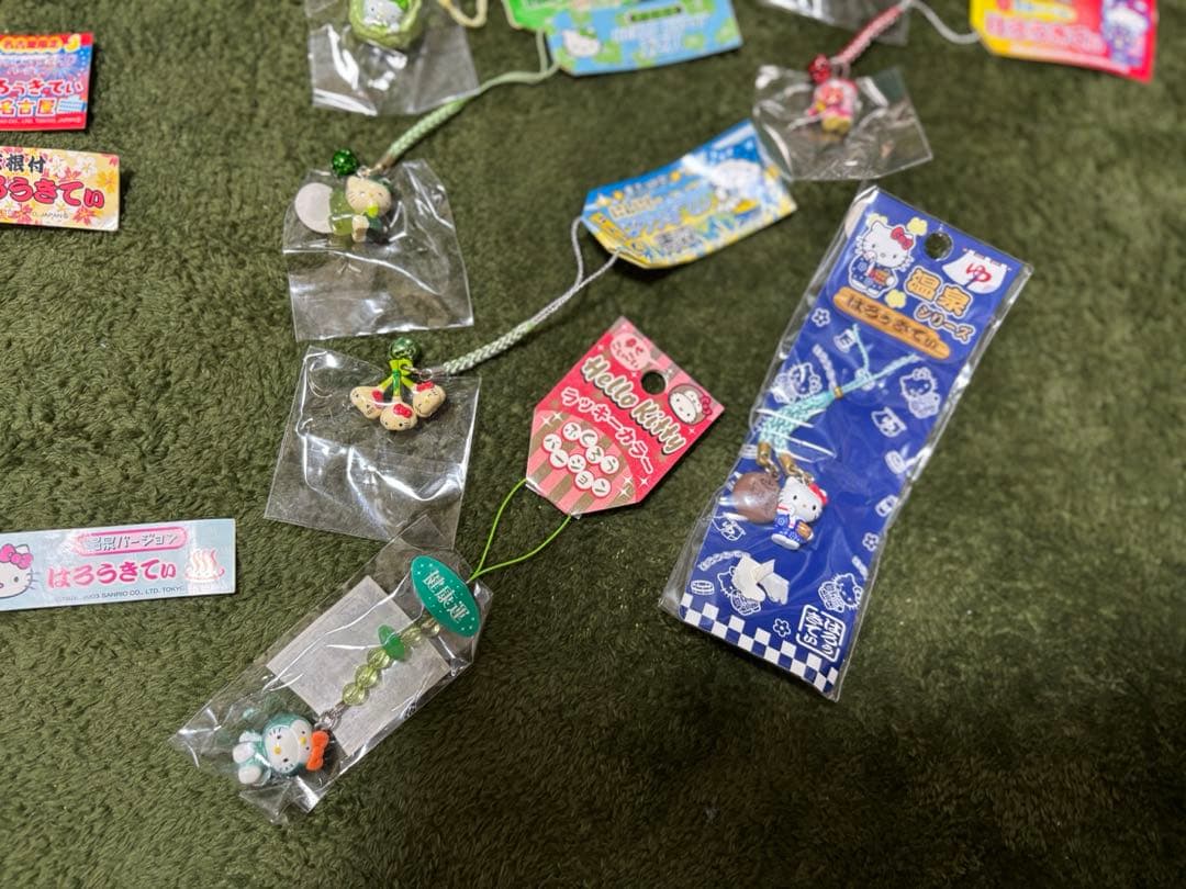 ご当地キティ　根付け　チャーム　未使用　32個　2000年代　キティストラップ
