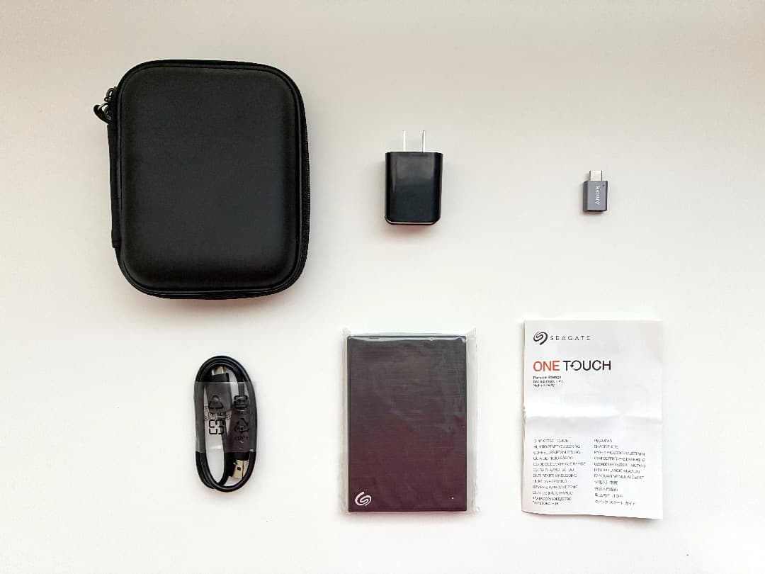 Seagate One Touch 2TBハードドライブと付属品セット（未使用）