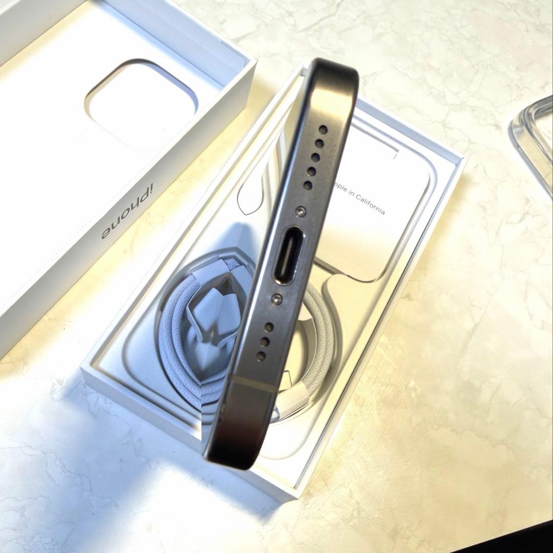 【美品】iPhone15 pro SIMフリー128GB ケース付