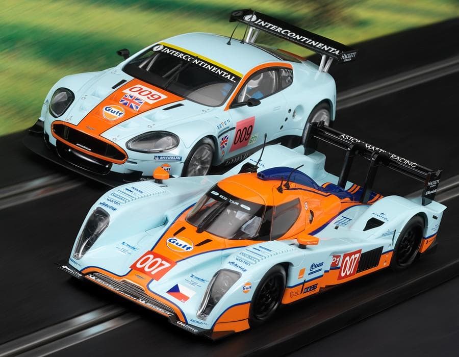 スロットカー 1/32 Aston Martin Gulf Racing