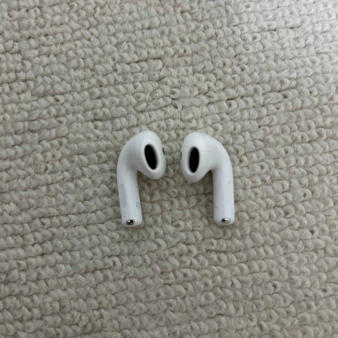 AirPods本体 ホワイト