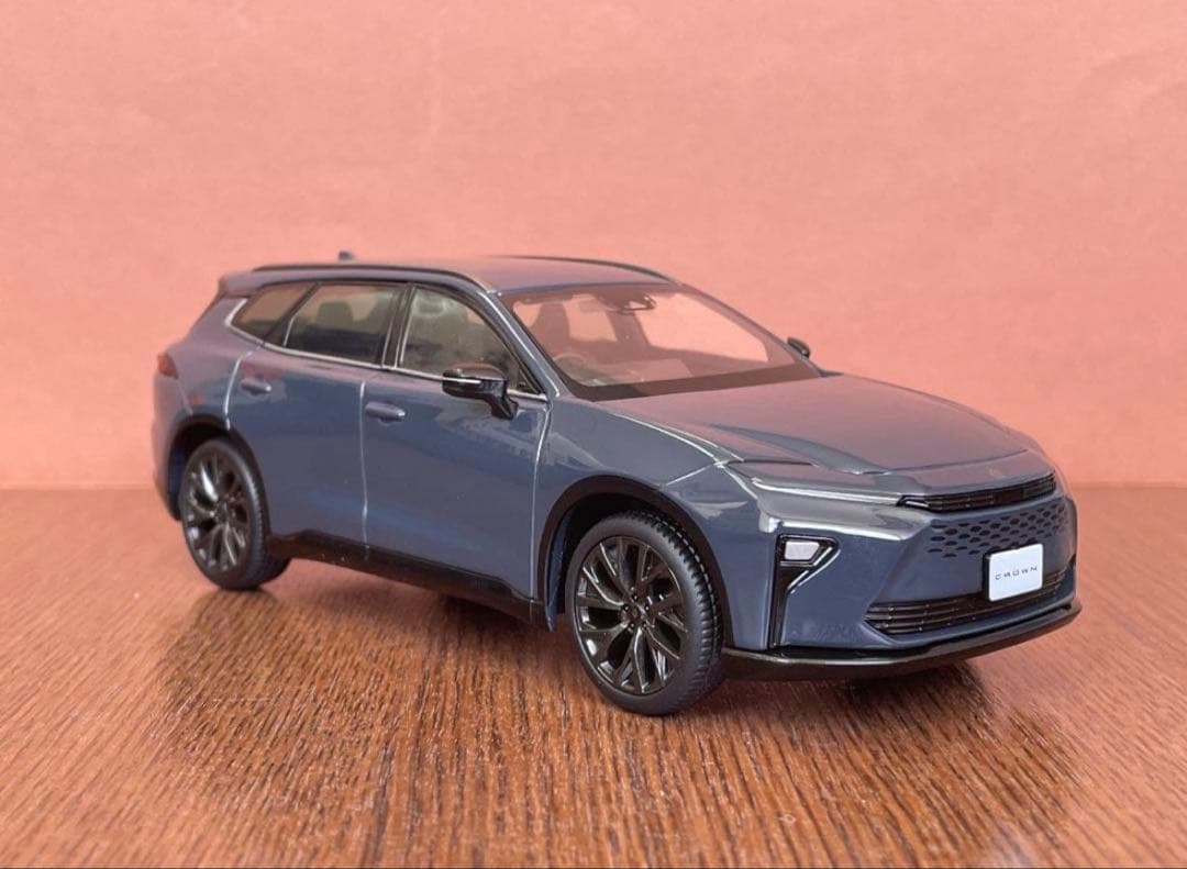 [非売品]トヨタ 新型クラウンエステート マッシブグレー