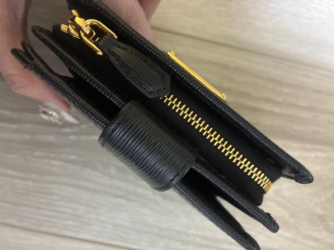 美品☆プラダ　折り財布
