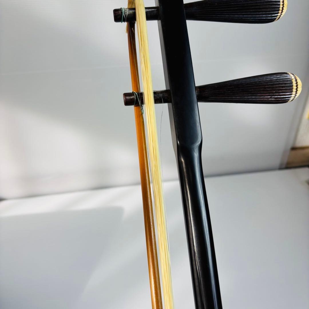 良品 二胡 天然 蛇皮 民族楽器 敦煌牌 上海 弓 ケース 謌 弦楽器