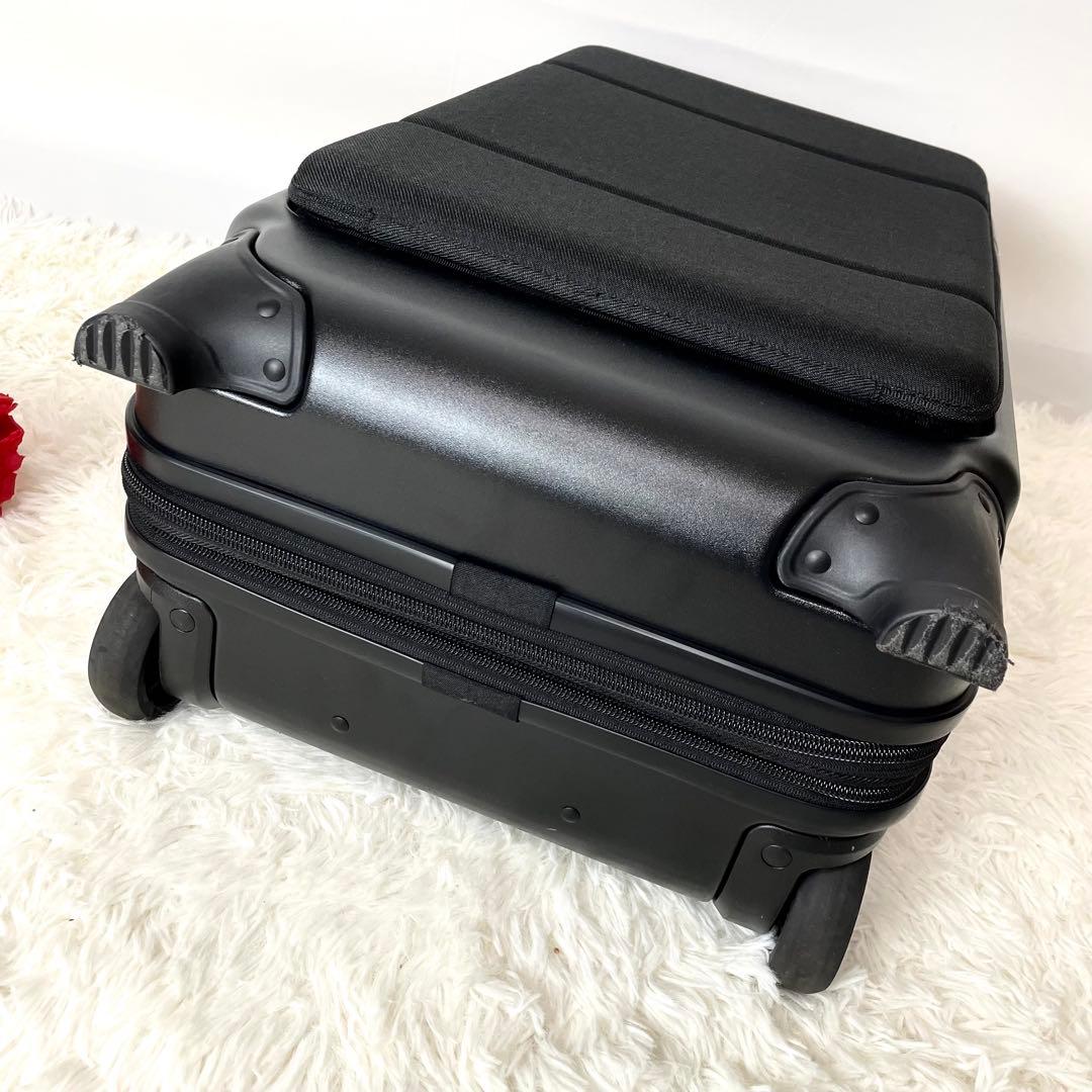 美品 ACE キャリーケース コンビクルーザー 黒 TSAロック 機内持込30L