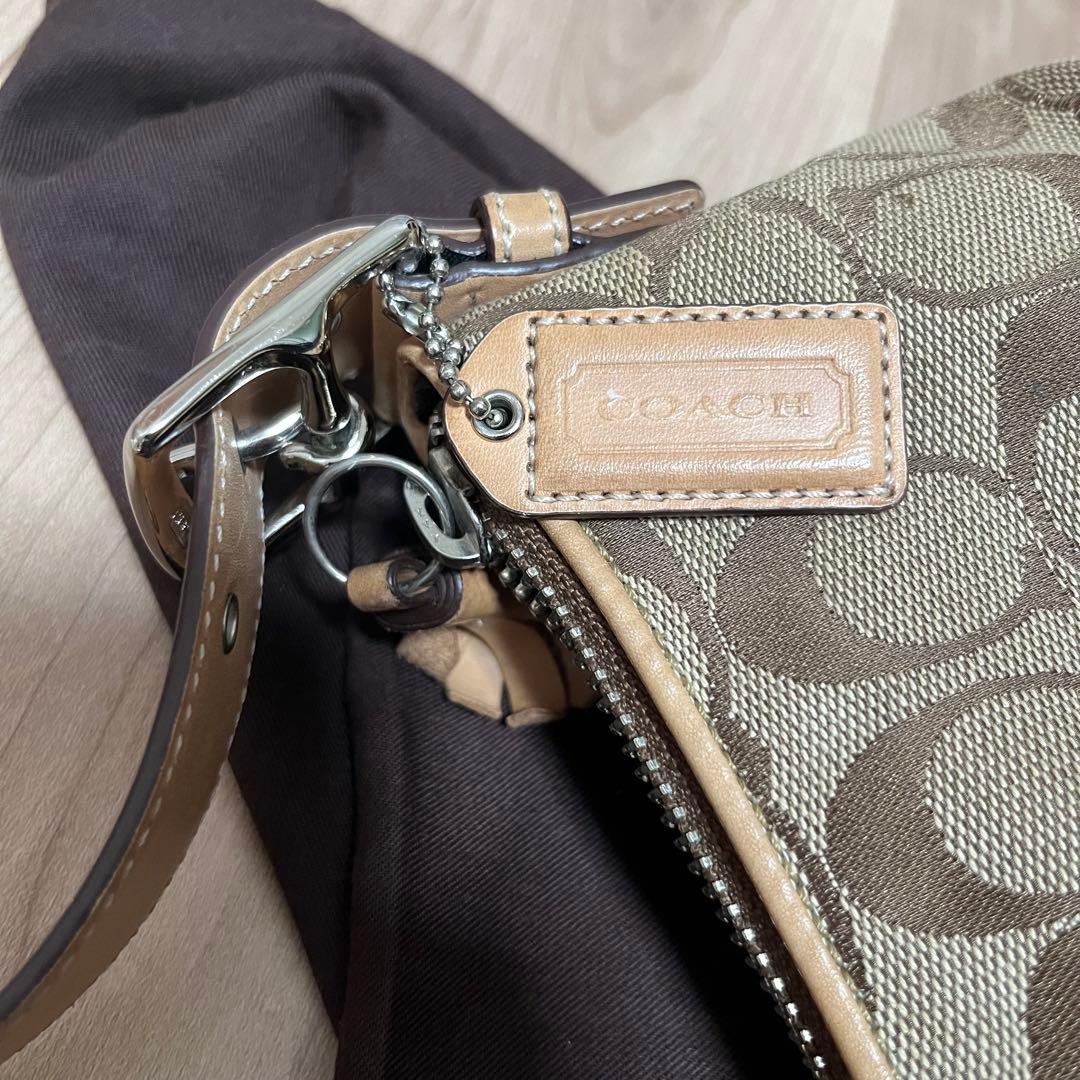 良品✨coach アクセサリーポーチ　ワンショルダーバッグ　シグネチャー 袋付き