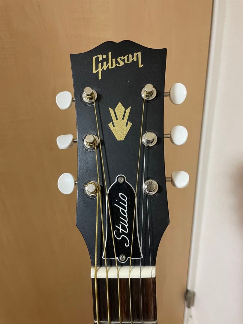 ギブソンJ-45 Studio Satin Rosewood （ハードケース付）