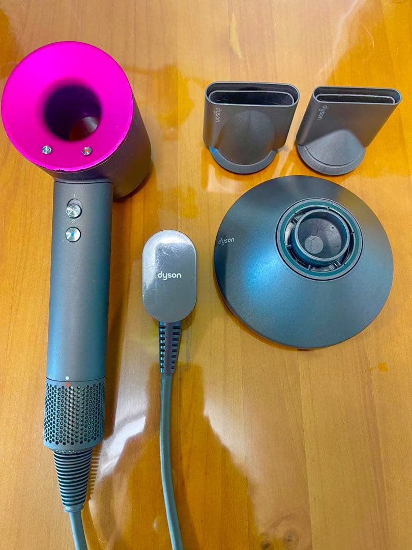 dyson☆ダイソンドライヤー 新品未使用収納袋 アタッチメント