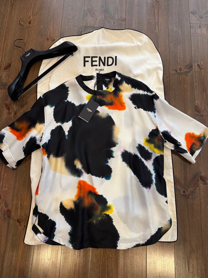 新品未使用★FENDIシルクカットソー★FENDIフェンディーロンハーマン