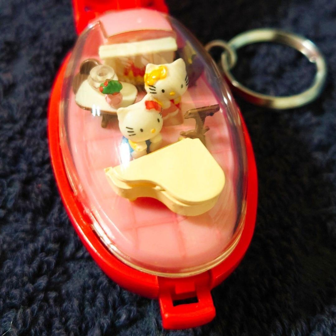 HELLO KITTY ミニチュアキーホルダー 赤