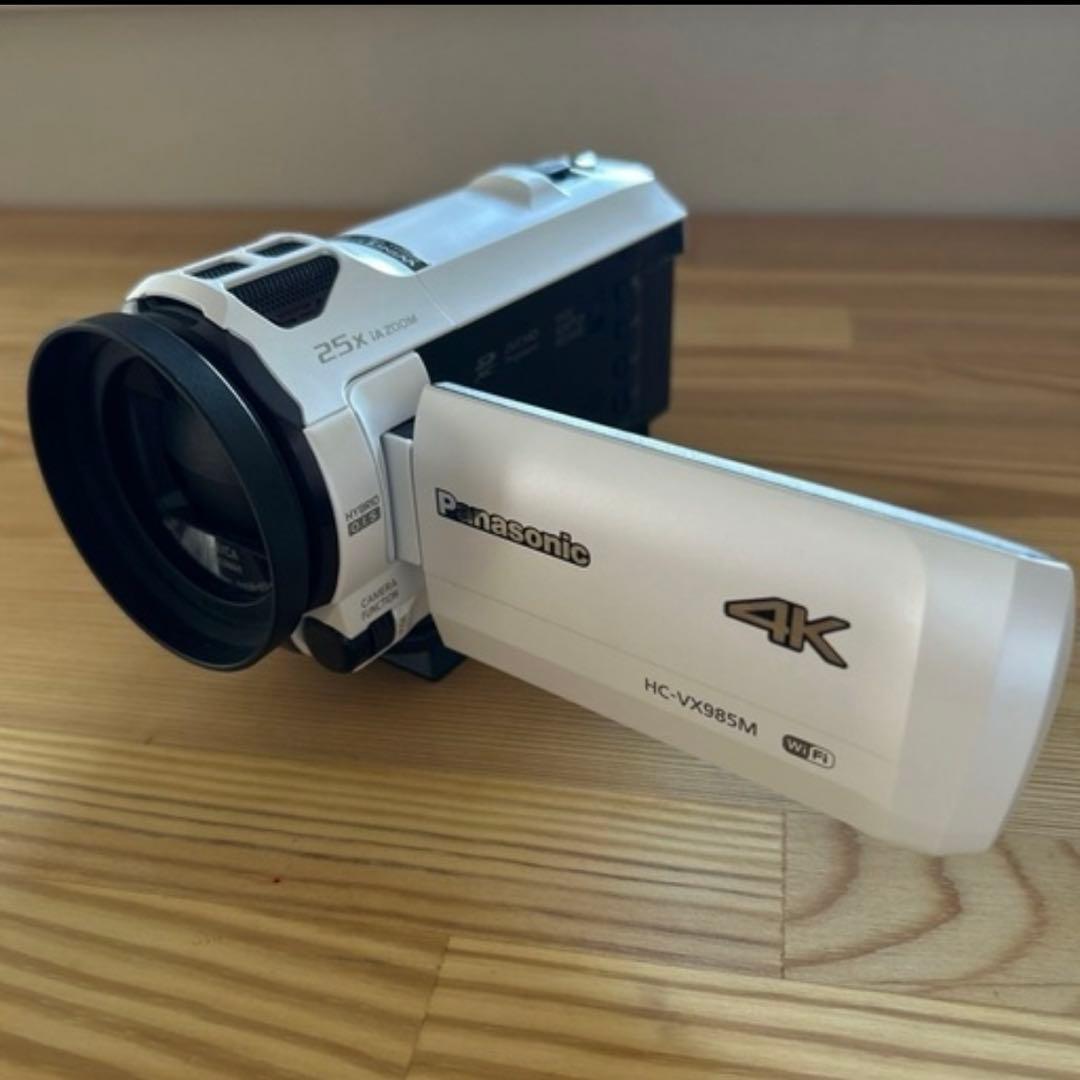 パナソニック 4Kビデオカメラ／三脚／交換バッテリー2個／ケース ４点セット