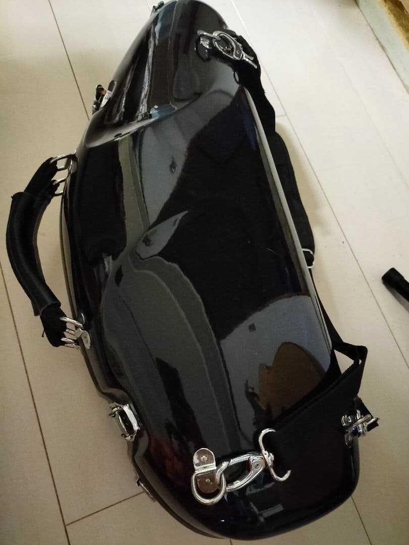 c.c.シャイニーケース　サックスケース