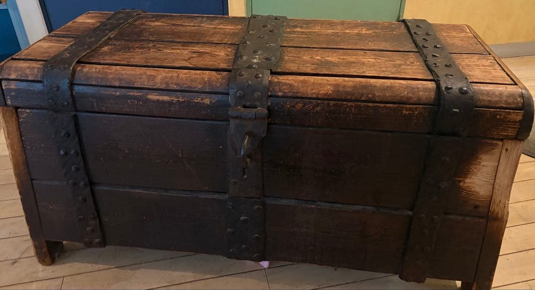 【海賊の宝箱】アンティーク　木製トランク　パイレーツ　コレクション　重厚