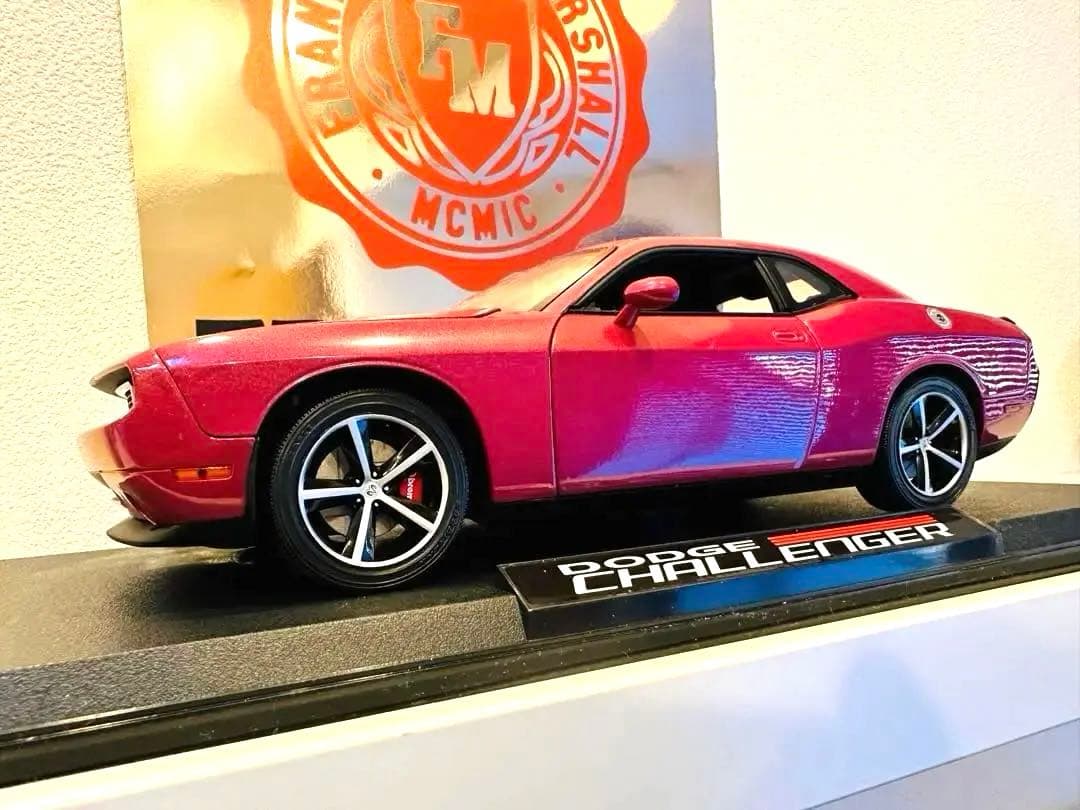1/18 2010 ダッジチャレンジャーSRT8 ミニカー