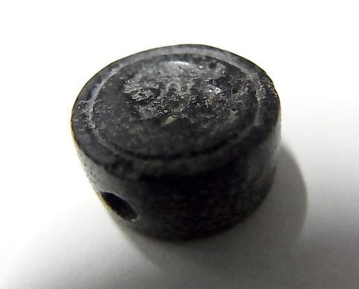 ★T0504★ 古代石 (218) 印章石　巨眼人物　鹿文様　磁石に付きます