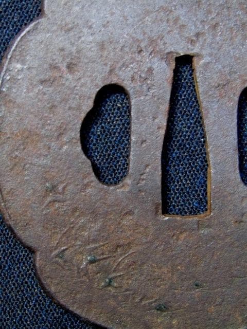 03★武具　刀装具　刀　脇差　鉄鍔　木瓜型　釣り人笠金象嵌　箱付★