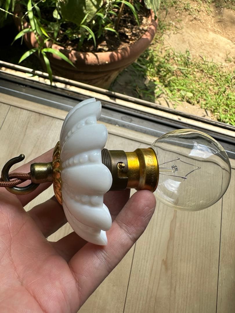 20年代 フランス アンティーク オパリンミルクガラスのお花アトリエランプ＊