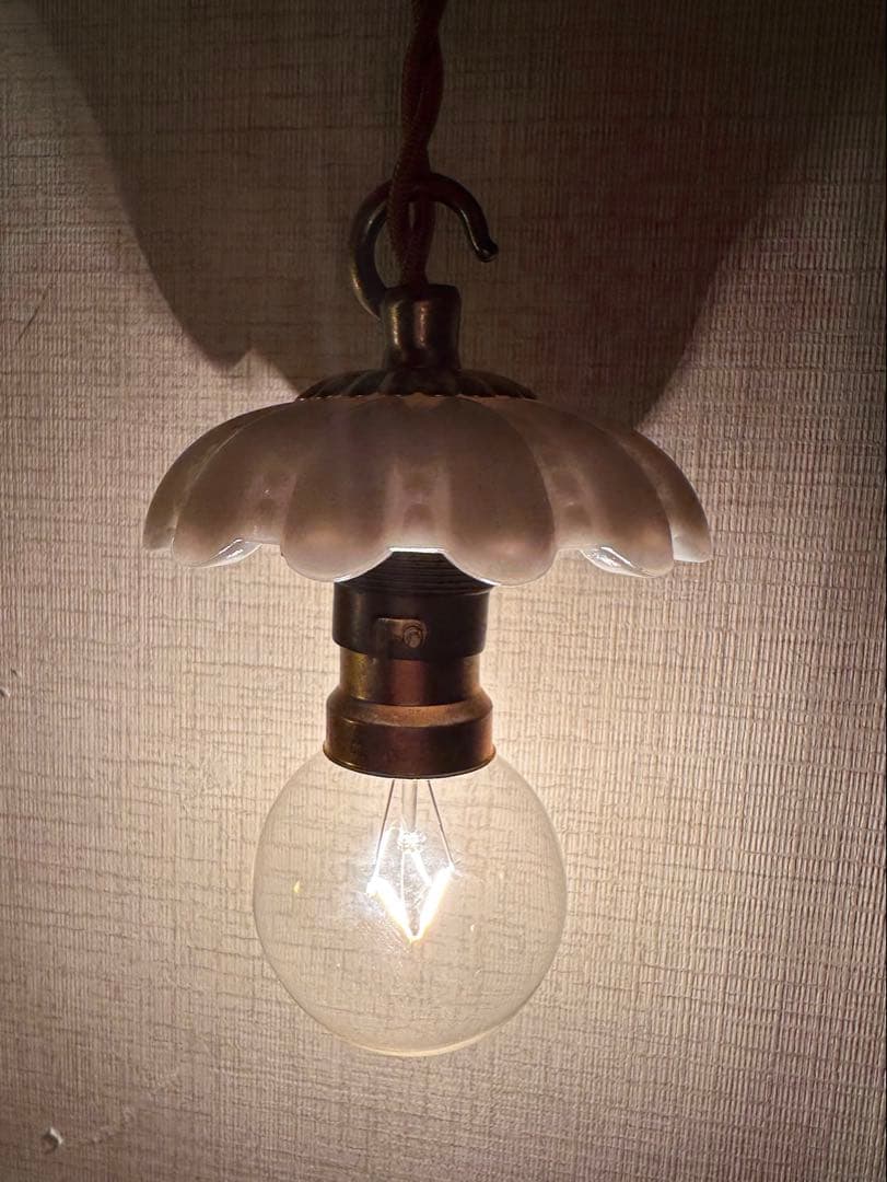 20年代 フランス アンティーク オパリンミルクガラスのお花アトリエランプ＊