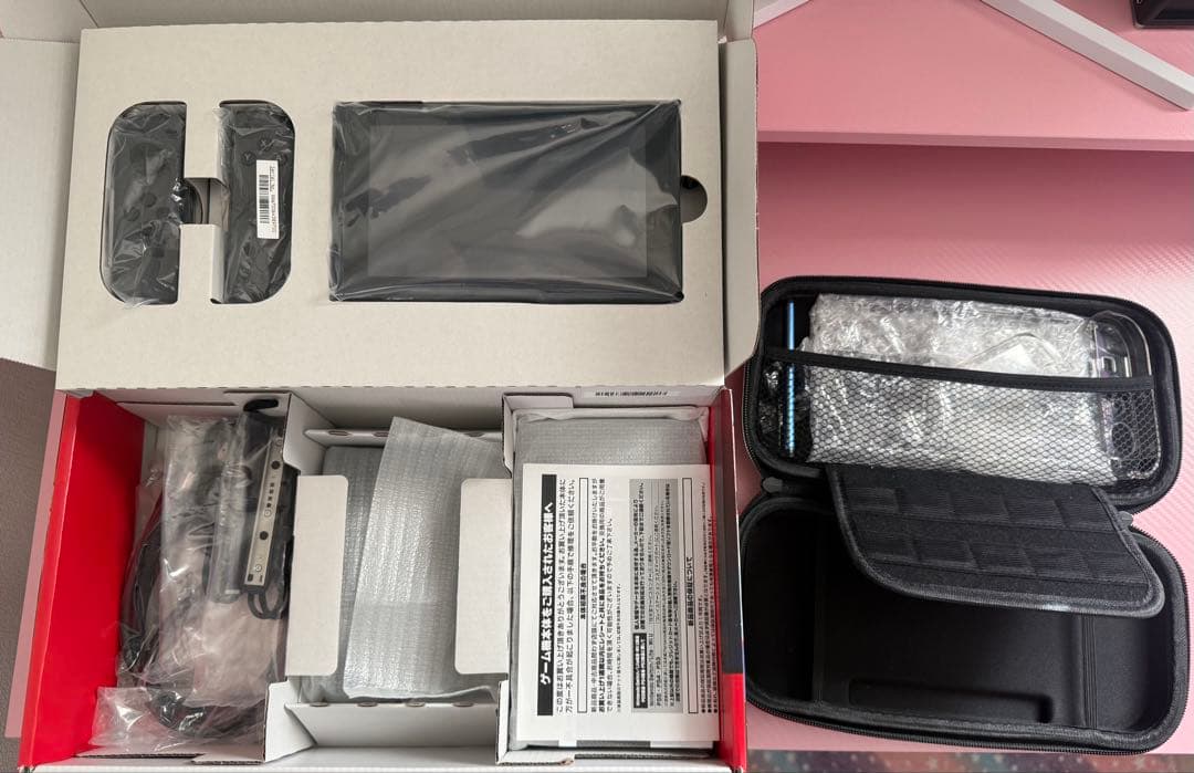 Nintendo Switch 本体と付属品(ケース)セット