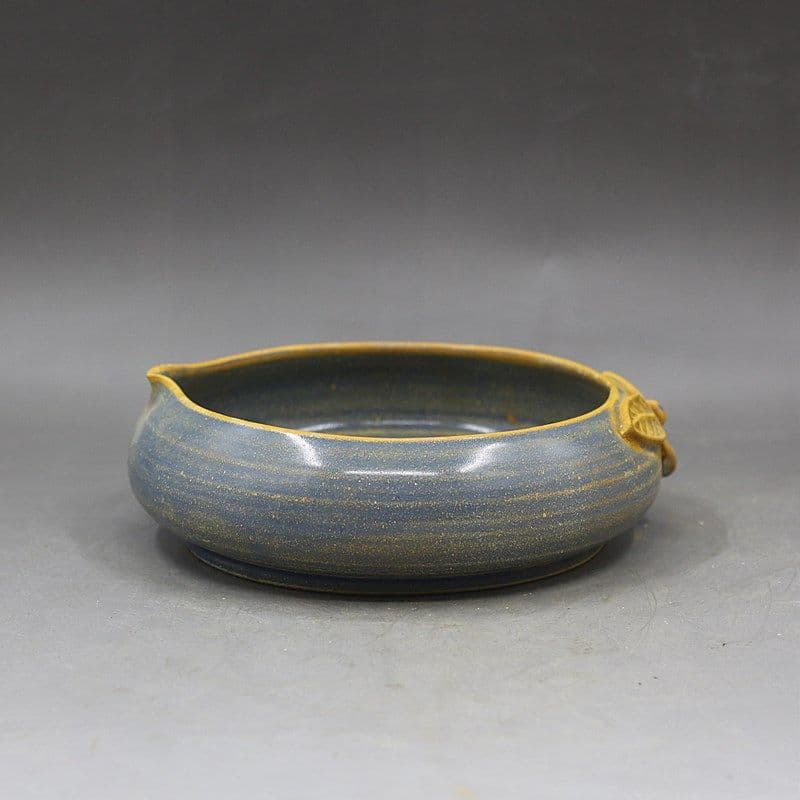 宋越窯浮彫竜紋桃型筆洗 書道具 文房具 現代工芸品 美術品 置物