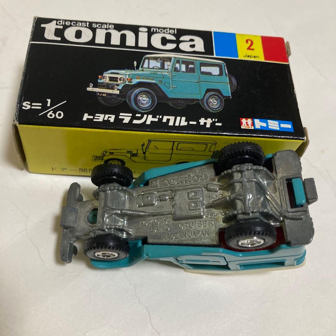 トミカトヨタラウンドクルーザーです。黒箱トミカマーク切り取り欠損。日本製