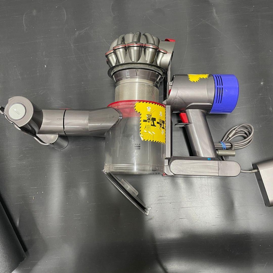 642Dyson V7 コードレススティッククリーナー fluffy 送料無料