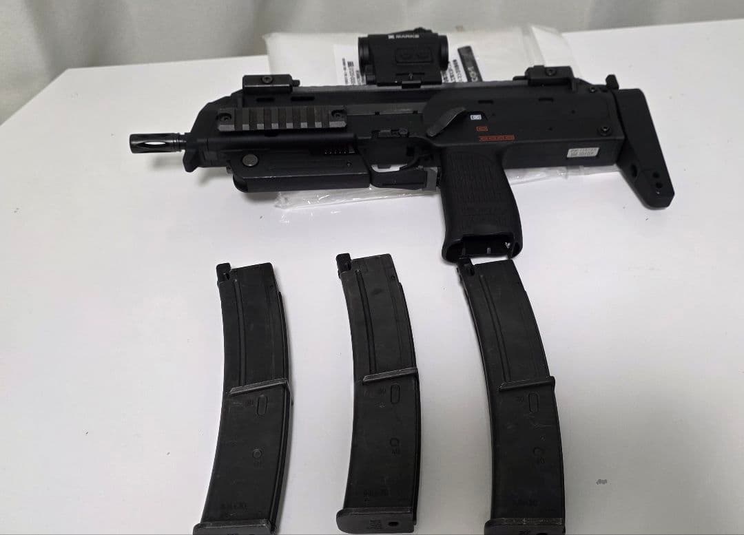 東京マルイ　MP7 ガスガン ブラック マガジン3本付き