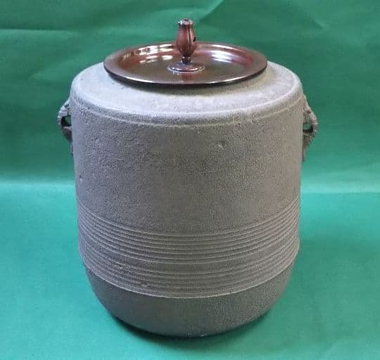 茶道具 釜 風炉釜 裏千家 鵬雲斎好 寒雉写 七徳釜 砂鉄 和銑 金森紹栄 新品