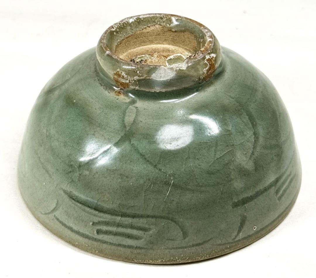 宋時代 龍泉窯青磁刻花茶碗 箱付 時代品 伝世品焼物 歴史唐物 WWTT185