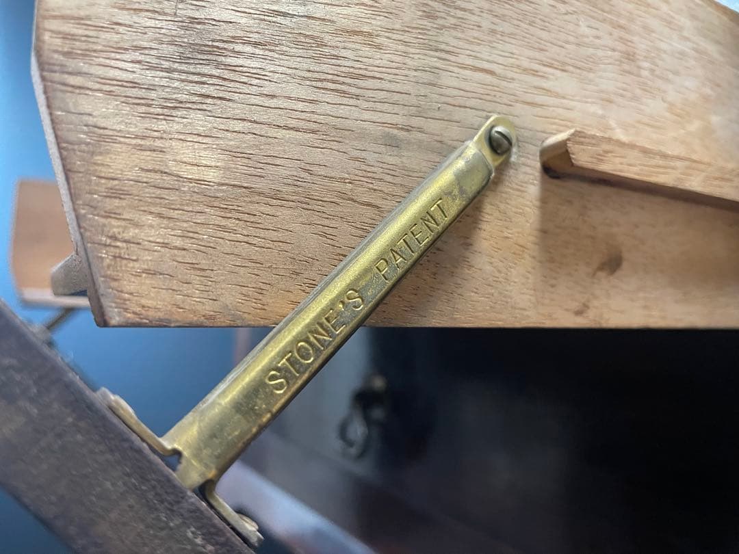 英国アンティーク　Fyne Ladye music cabinet オーク材