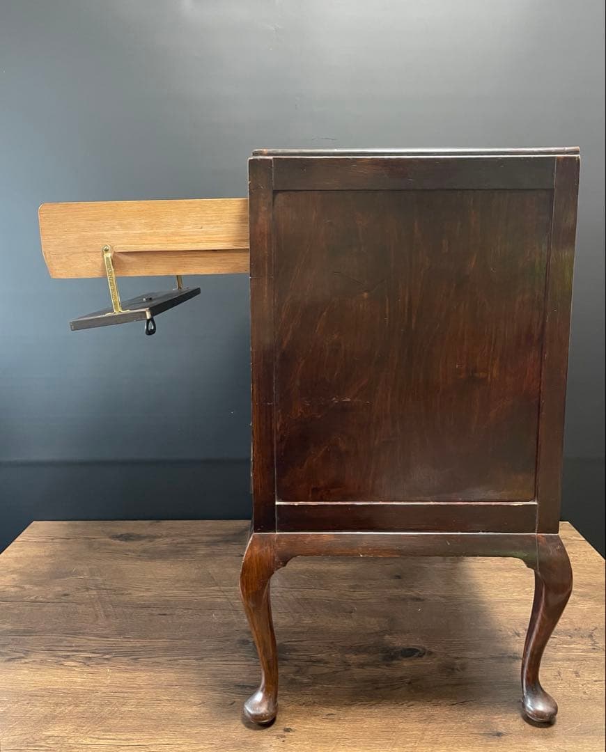 英国アンティーク　Fyne Ladye music cabinet オーク材