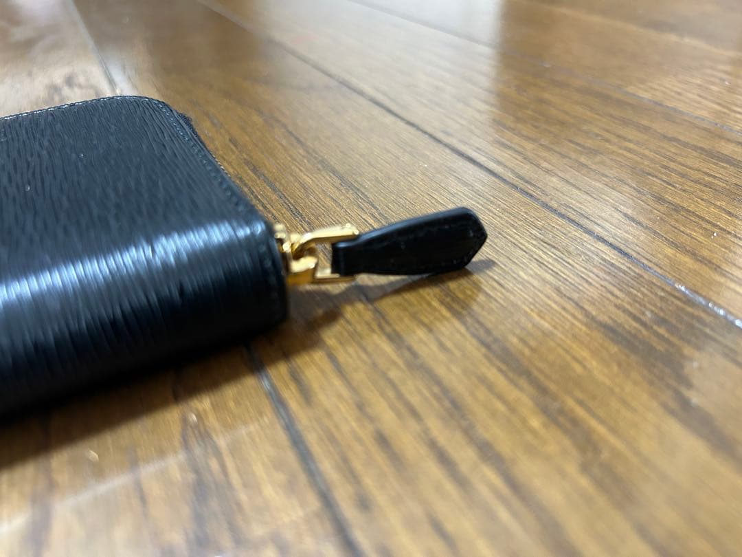 PRADA エピレザー ブラック ケース