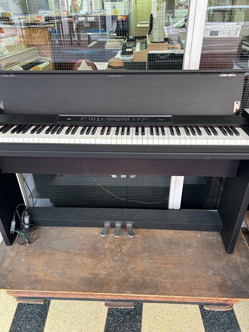 超価格、コルグ電子ピアノ、LP350、人気コンパクト、ピアノ強弱タッチ、イス付♪