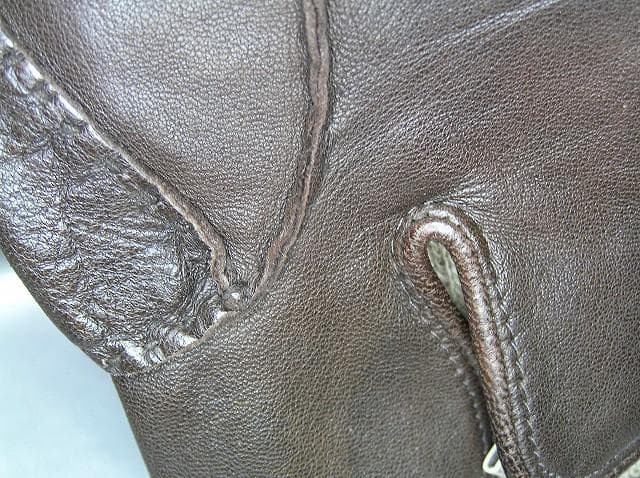 大人の冬を格上げする 上質濃茶伊製ペッカリー peccary 革手袋 西武タグ付