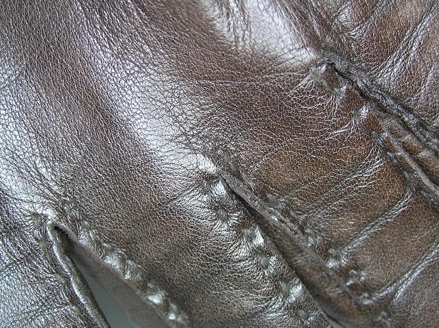 大人の冬を格上げする 上質濃茶伊製ペッカリー peccary 革手袋 西武タグ付