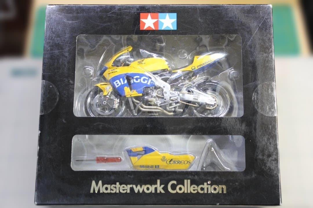 マスターワークコレクション1/12ホンダPonsRC211V’’03Biaggi
