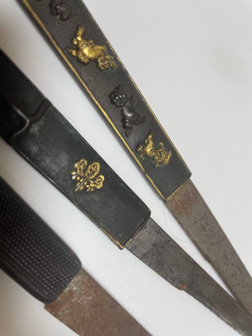 S*e様 蔵出　江戸時代　小柄小刀　獅子　五三桐紋図刀鞘図　銘　近江守久道　ペー