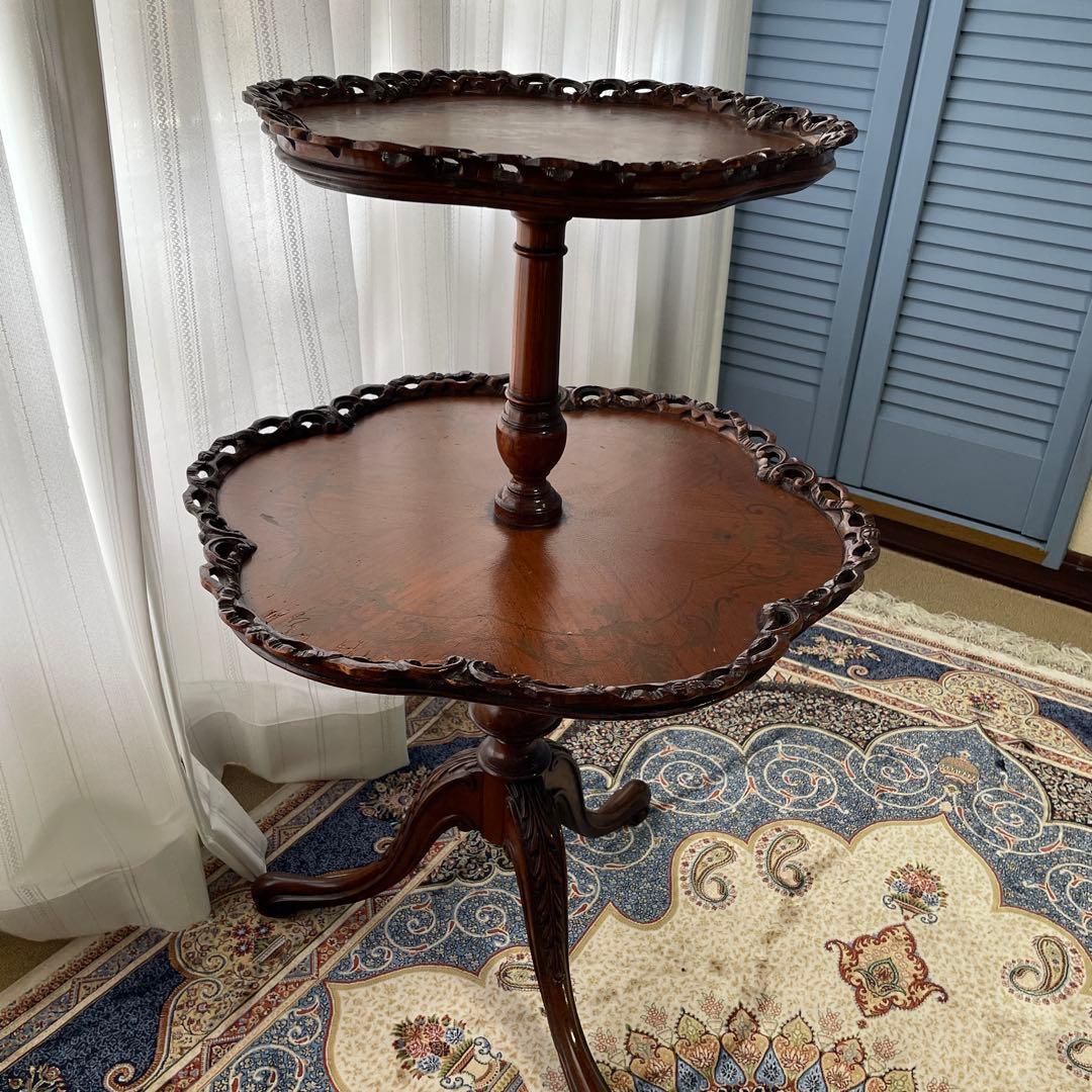 イギリスアンティーク　２段テーブル　 マホガニー象嵌装飾　透かし彫り