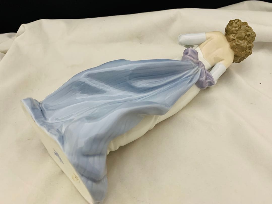 LLADRO 女性　花　置物　飾物