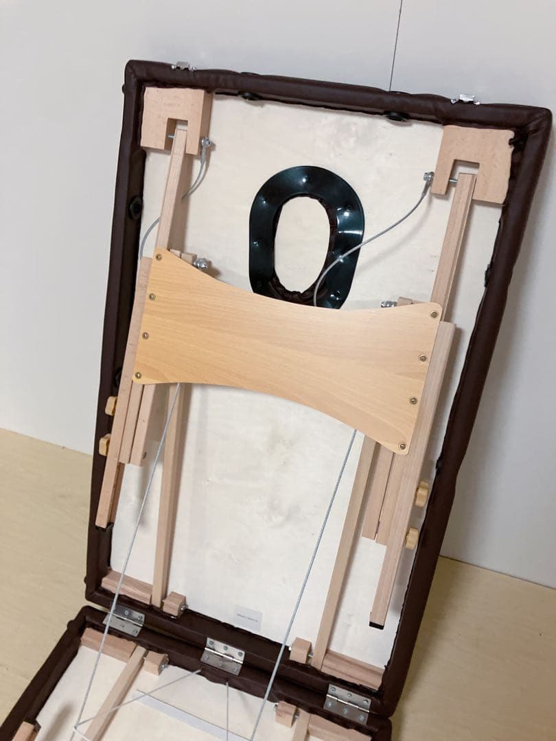 未使用　折りたたみ　エステベッド　マッサージベッド　持ち運びカバー付き